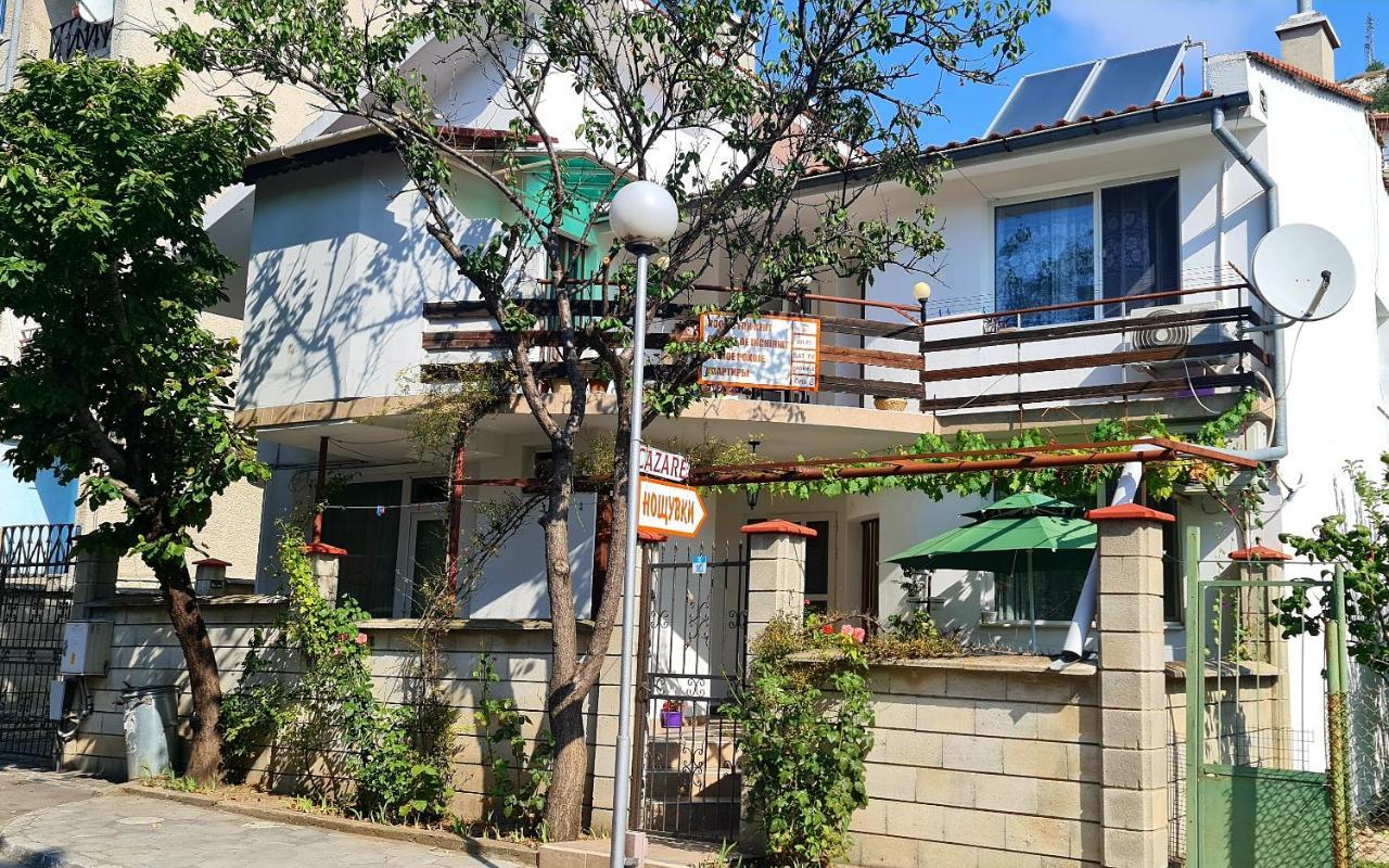 Fema Guest House Balchik Exterior photo