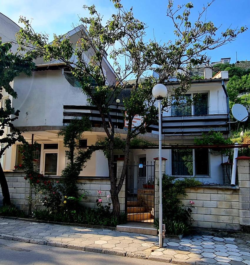 Fema Guest House Balchik Exterior photo