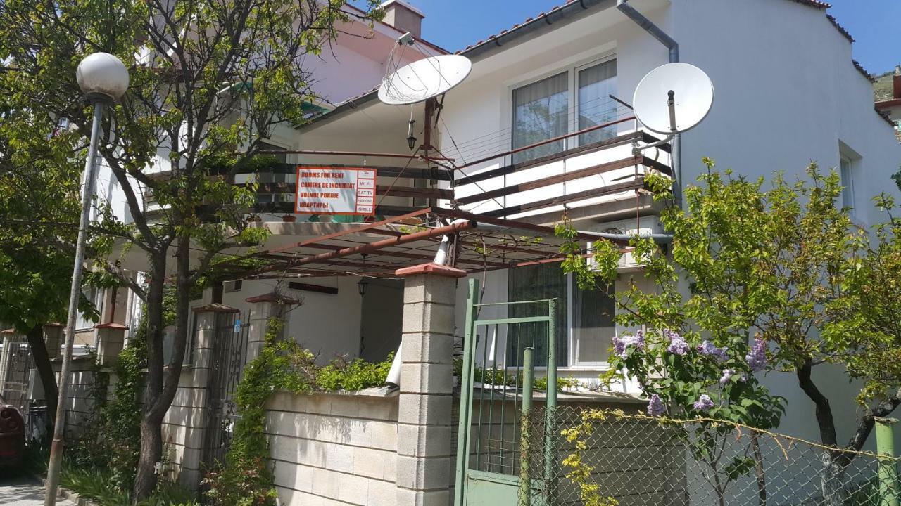 Fema Guest House Balchik Exterior photo