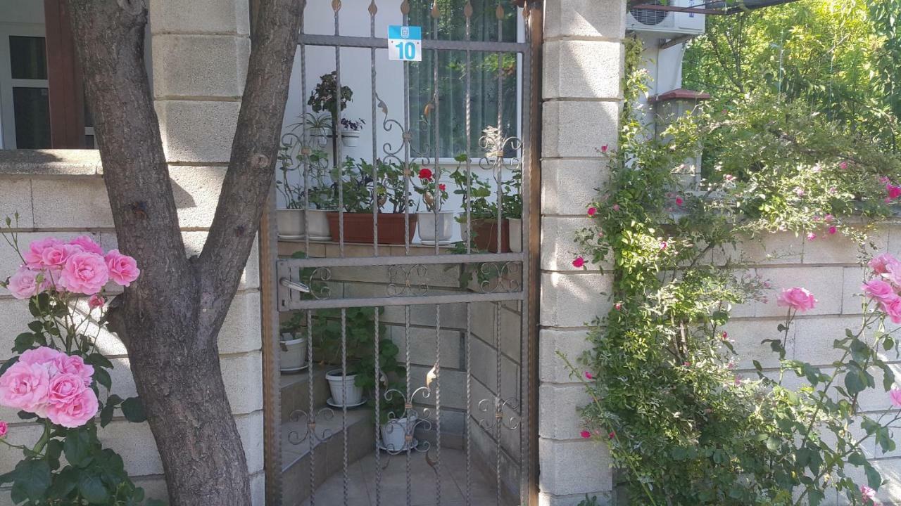 Fema Guest House Balchik Exterior photo