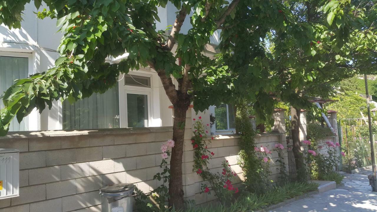 Fema Guest House Balchik Exterior photo