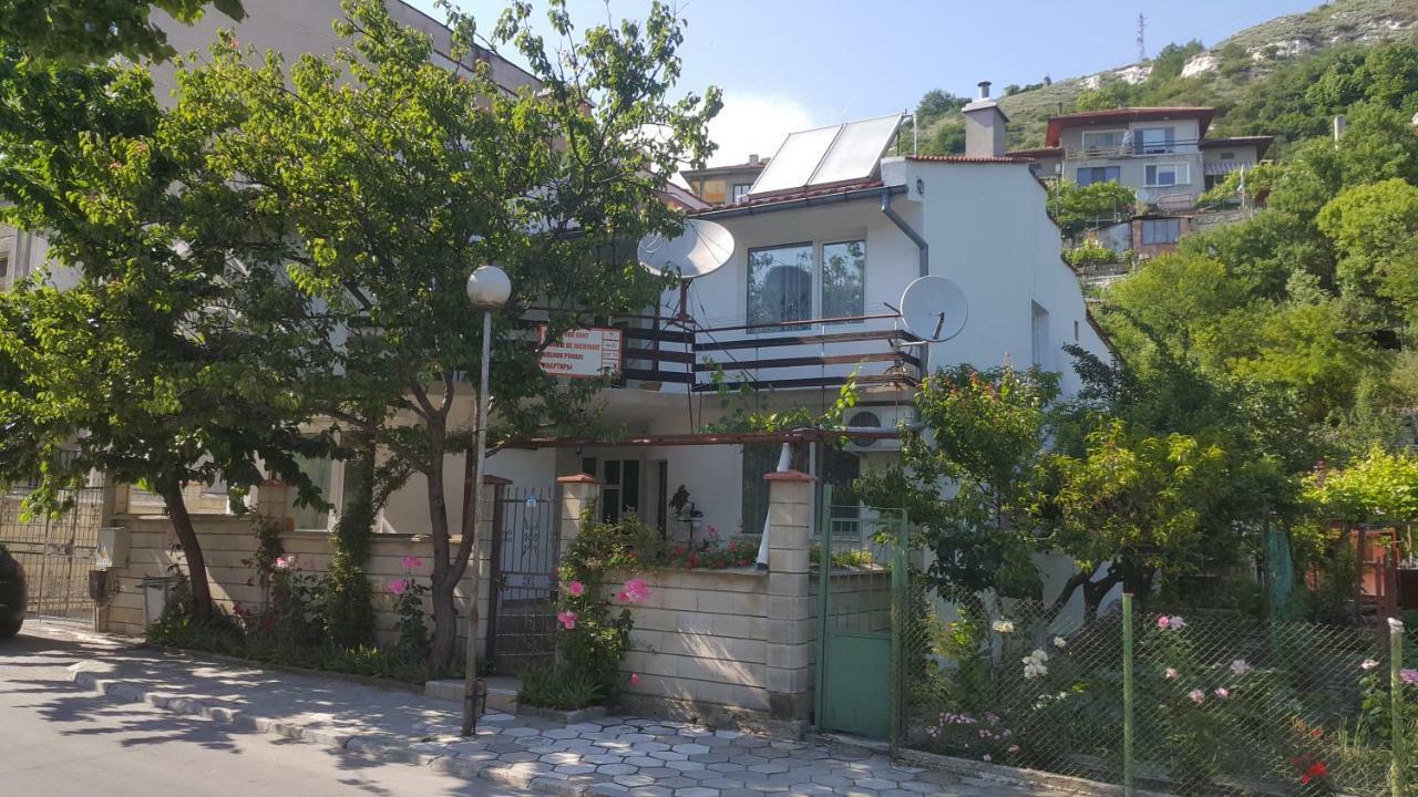 Fema Guest House Balchik Exterior photo