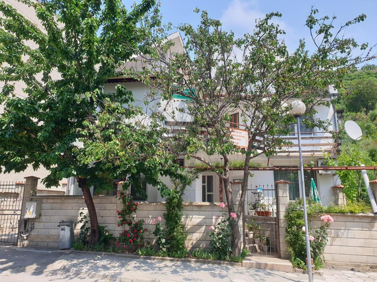Fema Guest House Balchik Exterior photo